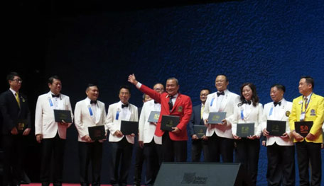 �������л��� | j9���ʼ��ſƼ����³��������յ�һ��м���